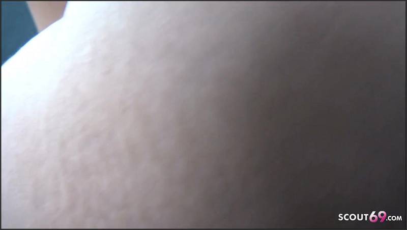 Nutte gefickt Blondine mit super dicken Hupen wichst einen harten Schwanz vor der Kamera